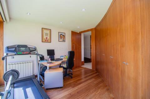 Moradia dos Seus Sonhos: T3 Térrea com Piscina e maravilhoso Terreno de 9960m²