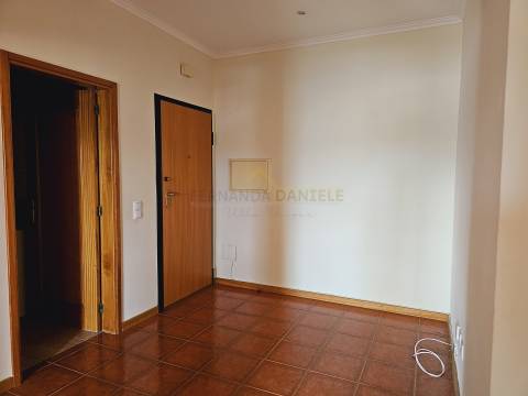 APTO T2 a dois minutos do centro da Feira