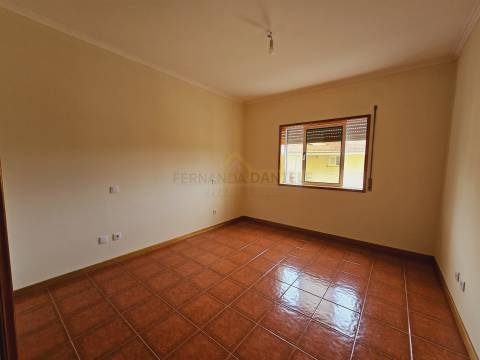 APTO T2 a dois minutos do centro da Feira