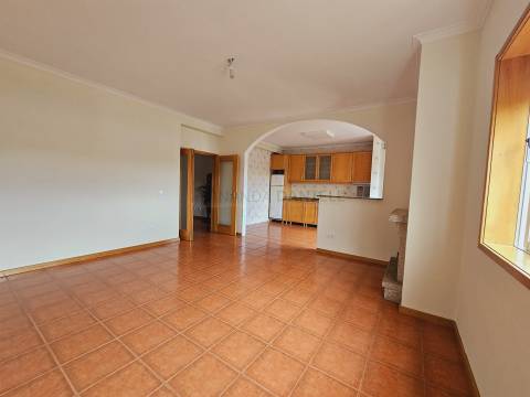 APTO T2 a dois minutos do centro da Feira