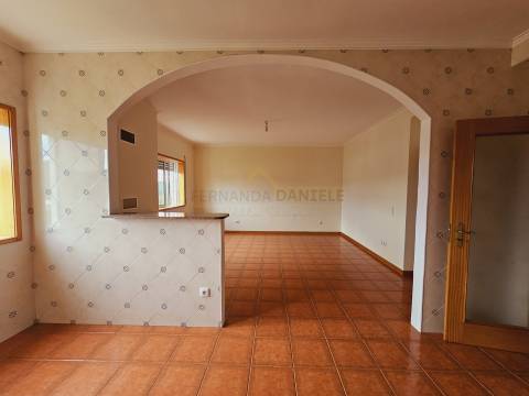 APTO T2 a dois minutos do centro da Feira