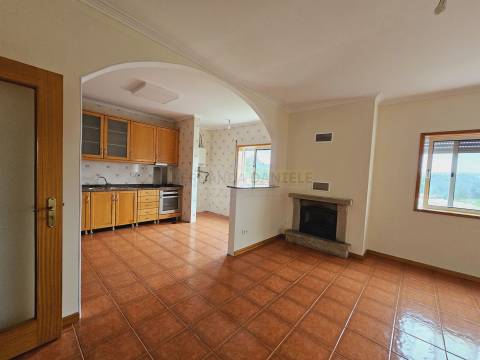 APTO T2 a dois minutos do centro da Feira