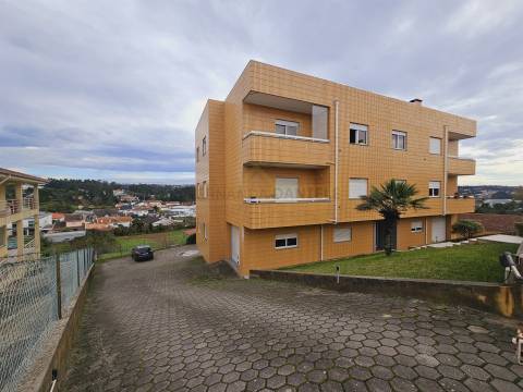 APTO T2 a dois minutos do centro da Feira