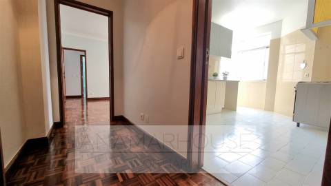 T2 na Reboleira pronto a habitar, Águas Livres, Amadora, Lisboa