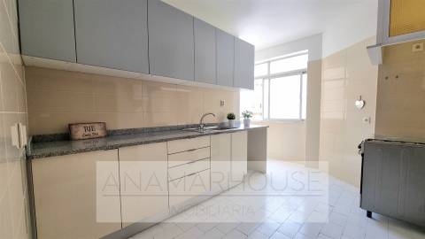 T2 na Reboleira pronto a habitar, Águas Livres, Amadora, Lisboa
