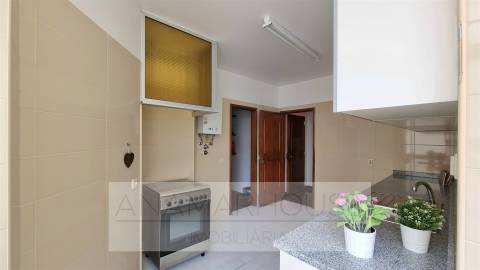 T2 na Reboleira pronto a habitar, Águas Livres, Amadora, Lisboa