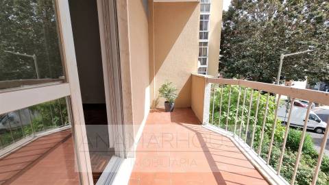 T2 na Reboleira pronto a habitar, Águas Livres, Amadora, Lisboa