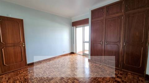 T2 na Reboleira pronto a habitar, Águas Livres, Amadora, Lisboa