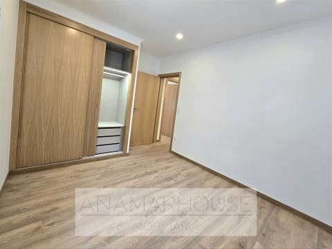 T3 remodelado na Venda Nova, Amadora, Lisboa