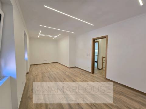 T3 remodelado na Venda Nova, Amadora, Lisboa