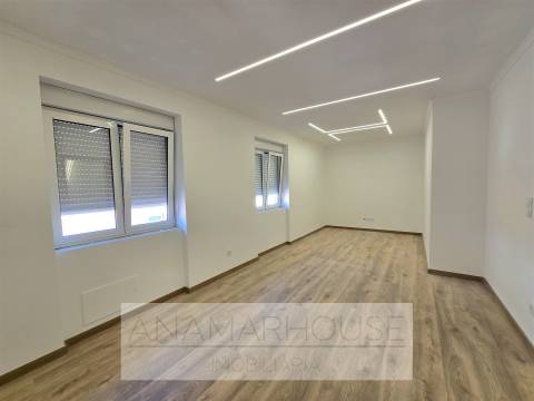 T3 remodelado na Venda Nova, Amadora, Lisboa