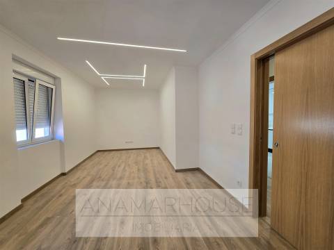 T3 remodelado na Venda Nova, Amadora, Lisboa