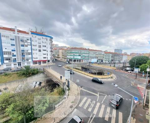 T2 totalmente remodelado junto à clinica da Luz na Venteira, Amadora