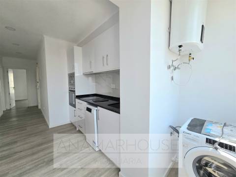 T2 totalmente remodelado junto à clinica da Luz na Venteira, Amadora