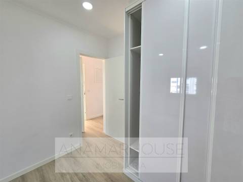 T2 totalmente remodelado junto à clinica da Luz na Venteira, Amadora