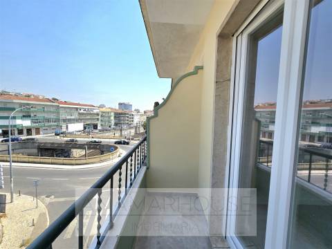 T2 totalmente remodelado junto à clinica da Luz na Venteira, Amadora