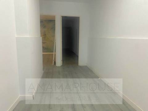 Loja na Idanha, Belas, Sintra