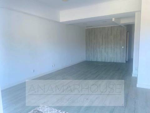 Loja na Idanha, Belas, Sintra