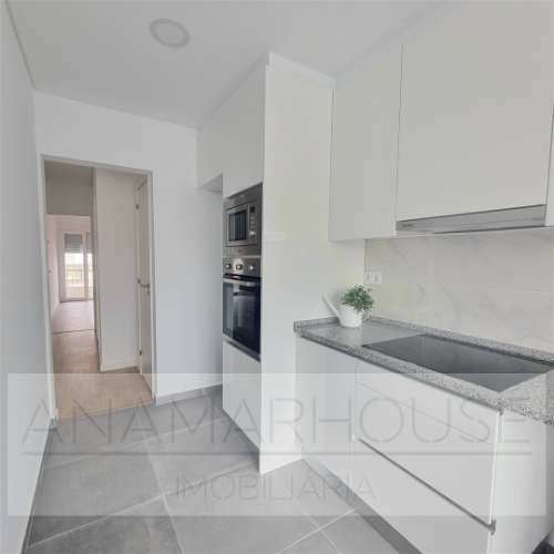 Apartamento t2 remodelado com terraço, Idanha,Belas,Lisboa