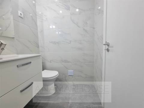 Apartamento t2 remodelado com terraço, Idanha,Belas,Lisboa