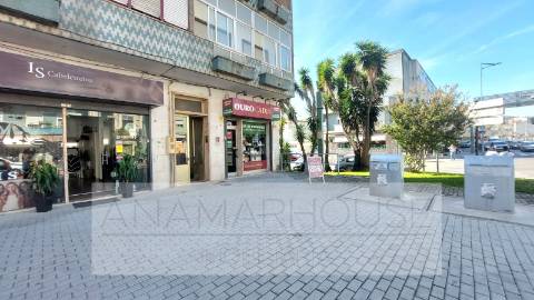 T2 remodelado, metro Amadora Este, Amadora,Lisboa