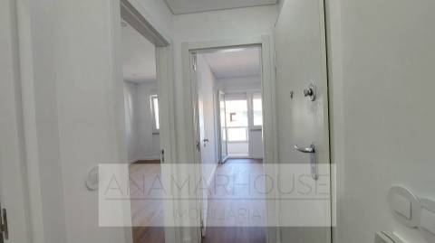 T2 remodelado, metro Amadora Este, Amadora,Lisboa