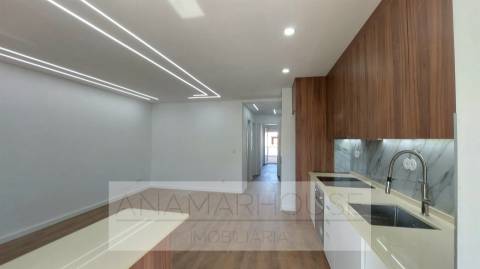 T2 remodelado, metro Amadora Este, Amadora,Lisboa