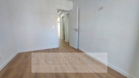T2 remodelado, metro Amadora Este, Amadora,Lisboa