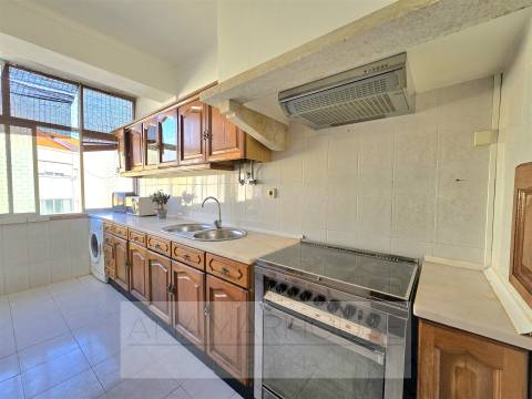 T2 pronto a Habitar, Falagueira Venda Nova, Amadora