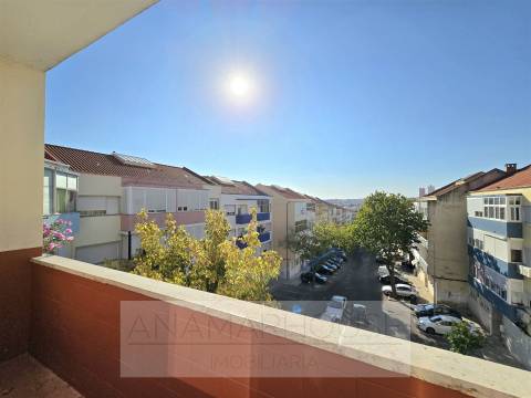 T2 pronto a Habitar, Falagueira Venda Nova, Amadora