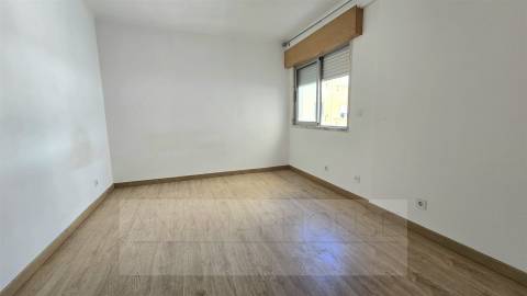 T3 com parqueamento na Encosta do Sol,Amadora