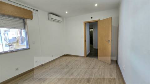 T3 com parqueamento na Encosta do Sol,Amadora