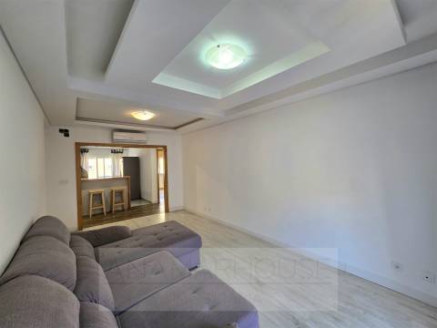 T3 com parqueamento na Encosta do Sol,Amadora