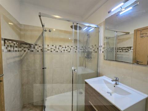 T3 com parqueamento na Encosta do Sol,Amadora