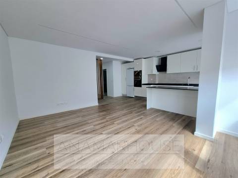 T2 remodelado, Póvoa De Santo Adrião, Olival de Basto, Odivelas