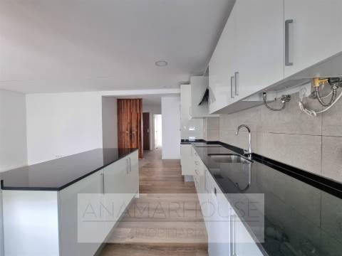 T2 remodelado, Póvoa De Santo Adrião, Olival de Basto, Odivelas