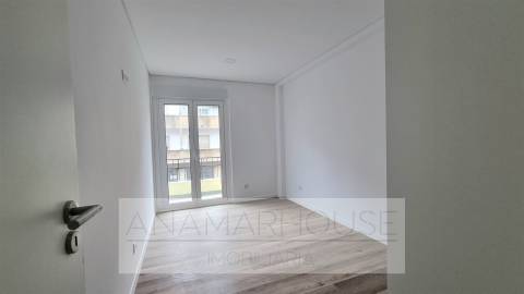 T2 remodelado, Póvoa De Santo Adrião, Olival de Basto, Odivelas