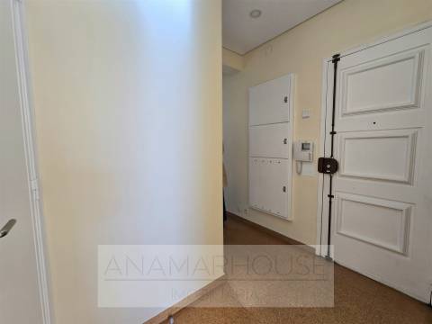 T2 na Rua José Murias, pronto a habitar, Benfica, Lisboa