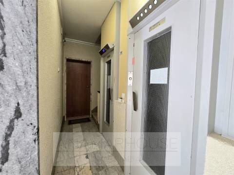 T2 na Rua José Murias, pronto a habitar, Benfica, Lisboa