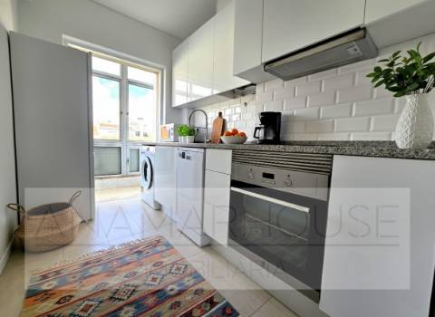 T2 na Rua José Murias, pronto a habitar, Benfica, Lisboa