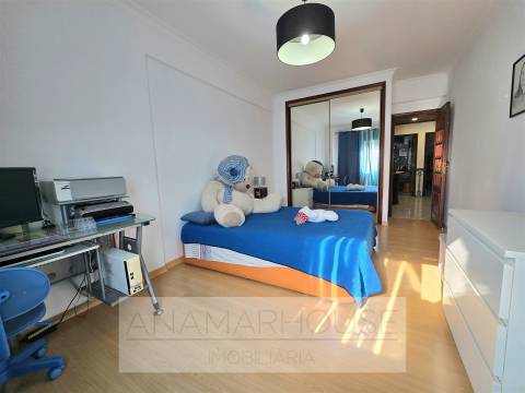 T3, com varandas, arrecadação pronto a habitar, Massama e Monte Abraão, Queluz,