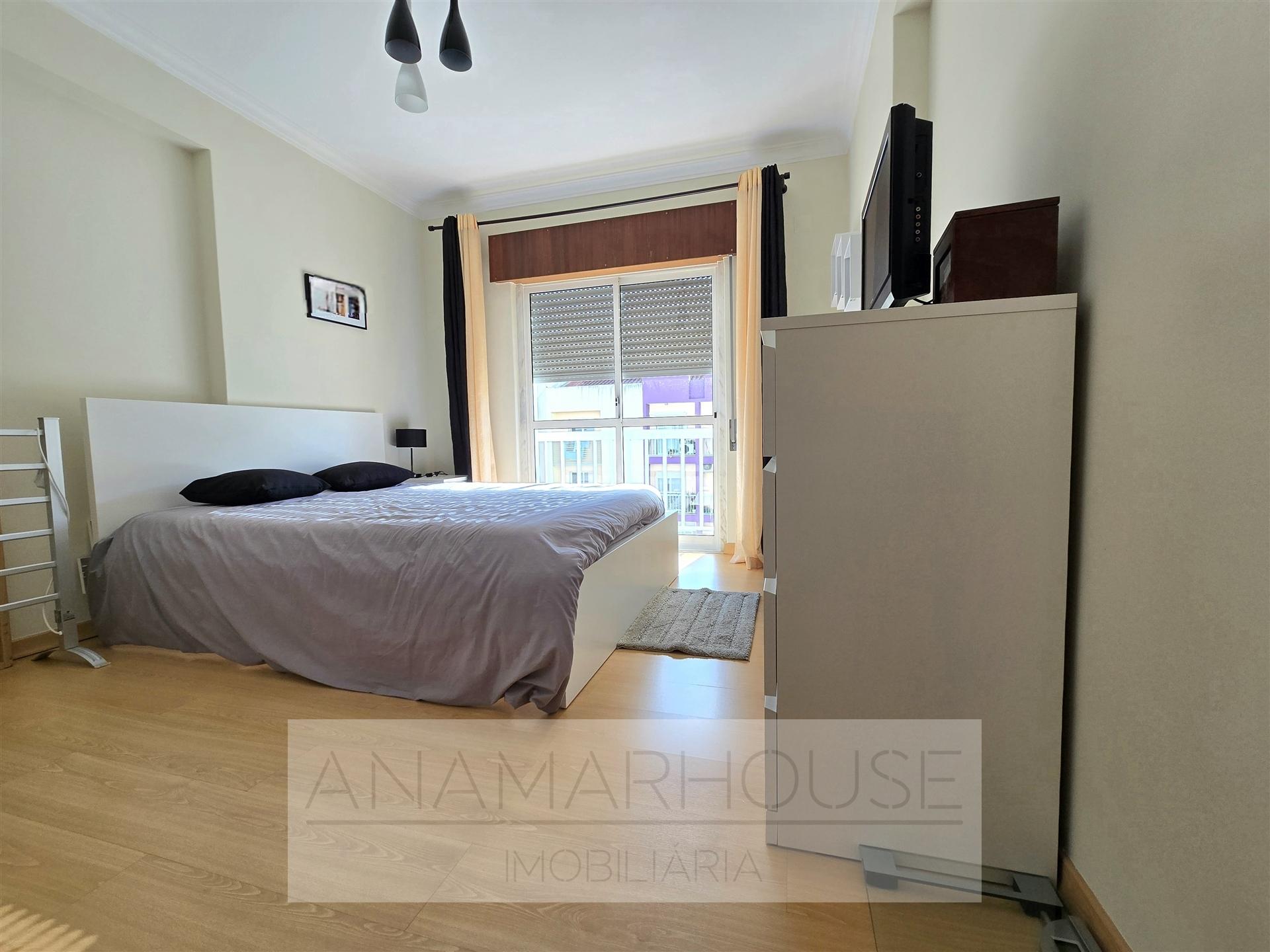 T3, com varandas, arrecadação pronto a habitar, Massama e Monte Abraão, Queluz,