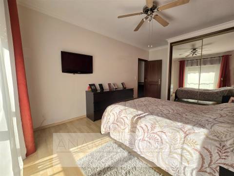 T3, com varandas, arrecadação pronto a habitar, Massama e Monte Abraão, Queluz,