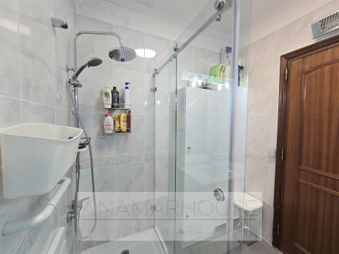 T3, com varandas, arrecadação pronto a habitar, Massama e Monte Abraão, Queluz,