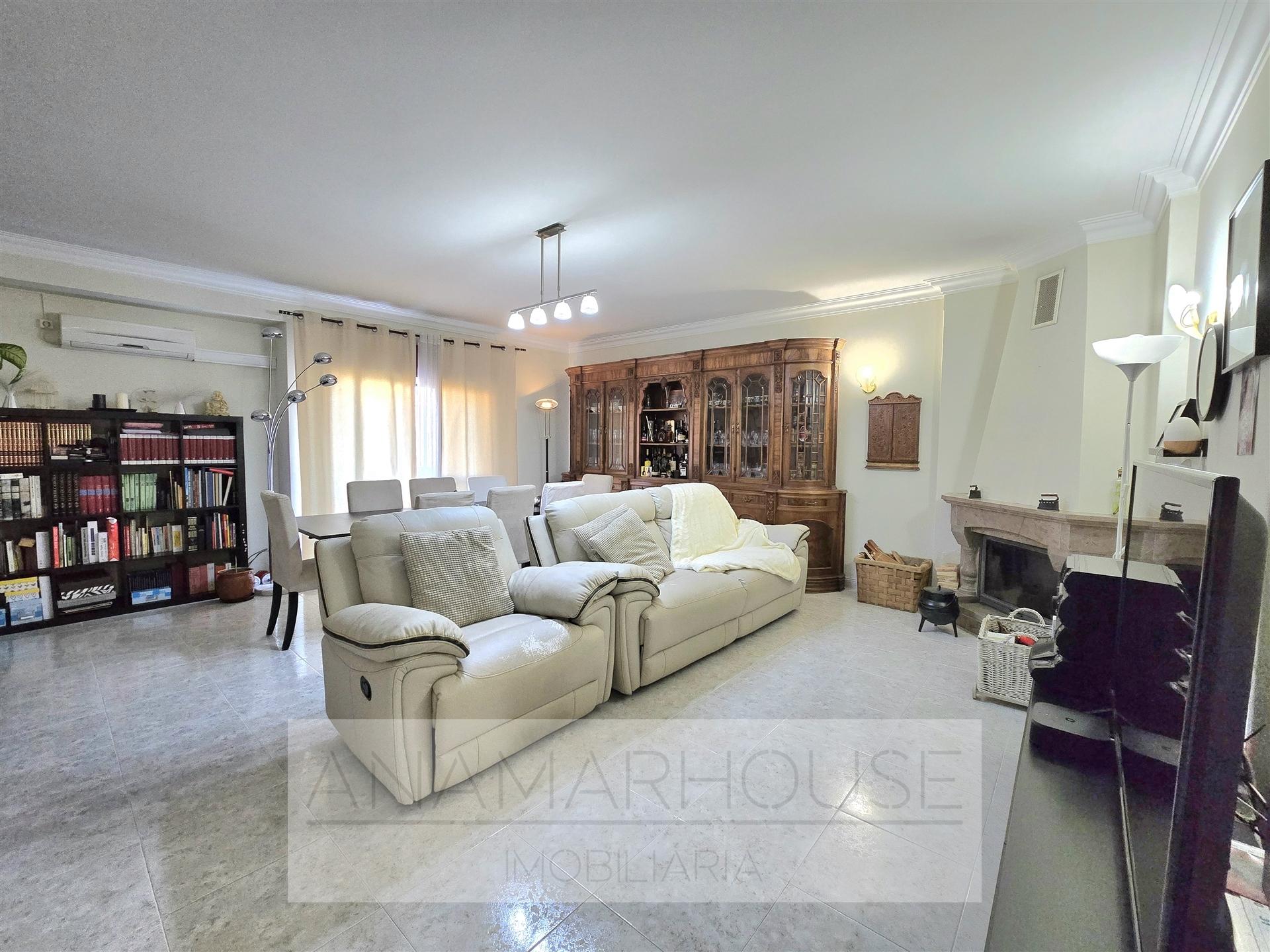 T3, com varandas, arrecadação pronto a habitar, Massama e Monte Abraão, Queluz,