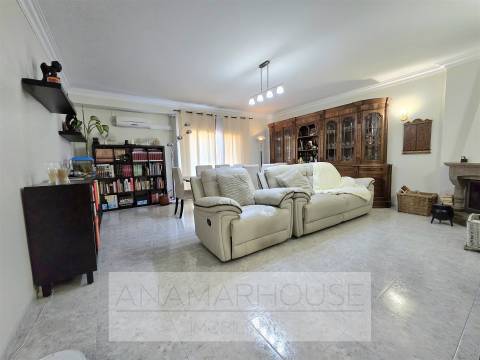 T3, com varandas, arrecadação pronto a habitar, Massama e Monte Abraão, Queluz,