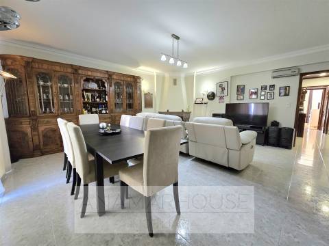 T3, com varandas, arrecadação pronto a habitar, Massama e Monte Abraão, Queluz,