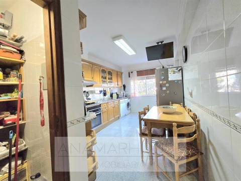 T3, com varandas, arrecadação pronto a habitar, Massama e Monte Abraão, Queluz,