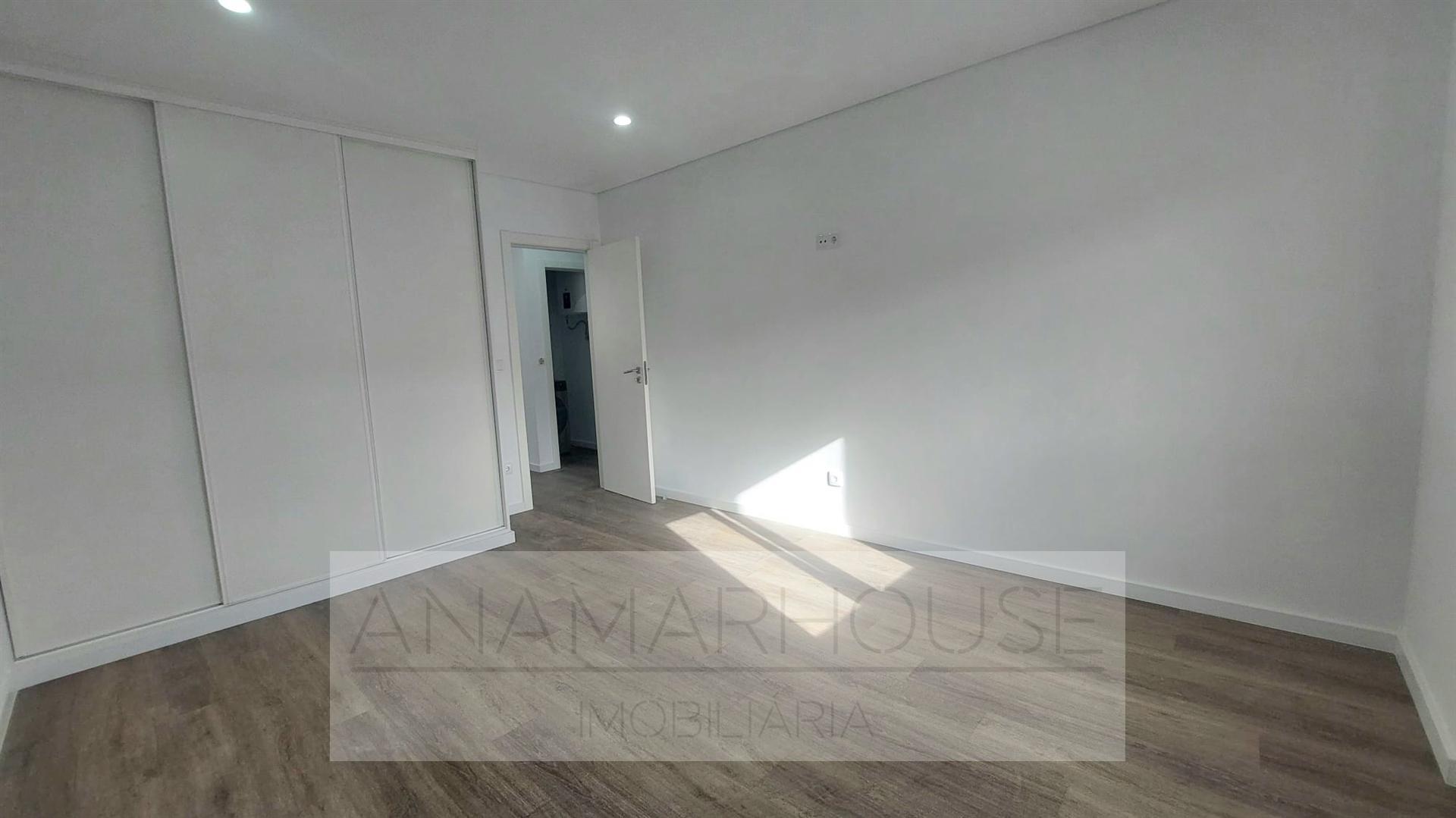 T2 remodelado, Póvoa De Santo Adrião, Olival de Basto, Odivelas