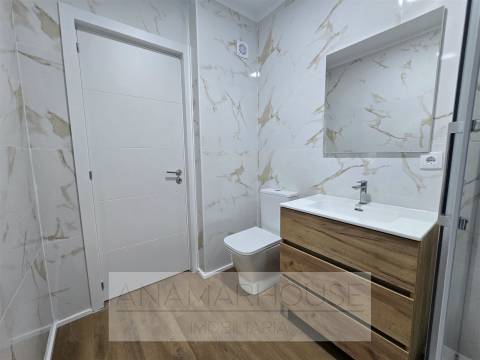 T1 Belas remodelado com terraço,Queluz,Lisboa